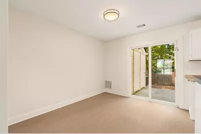 5716 Wells Circle, Stone Mountain, GA 30087 - Photo 6