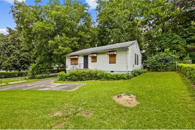 449 Hamilton E Holmes Drive, Atlanta, GA 30318 - Photo 1