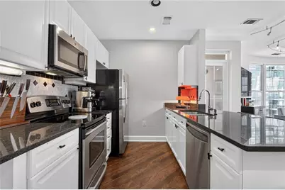 325 E Paces Ferry Road NE #1702, Atlanta, GA 30305 - Photo 10