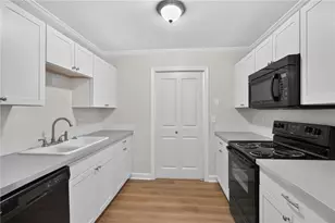 2141 Valley Oaks Dr SE, Smyrna, GA 30080 - Photo 10