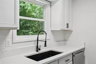 5726 Southwick Ct SW, Atlanta, GA 30349 - Photo 12