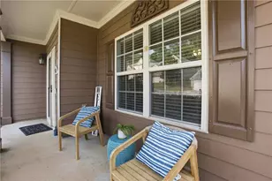 423 Crestmont Ln, Canton, GA 30114 - Photo 2