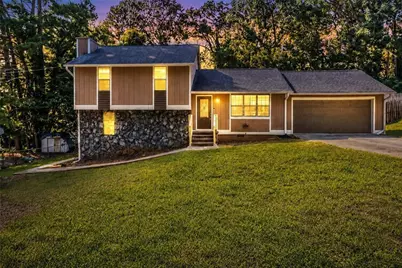 631 Brighton Drive NW, Lawrenceville, GA 30043 - Photo 2