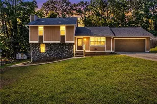 631 Brighton Dr NW, Lawrenceville, GA 30043 - Photo 2