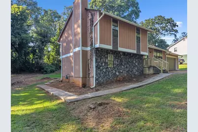 631 Brighton Drive NW, Lawrenceville, GA 30043 - Photo 4