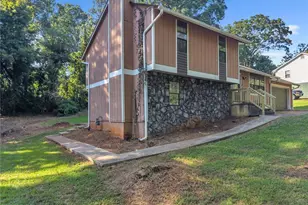631 Brighton Dr NW, Lawrenceville, GA 30043 - Photo 4