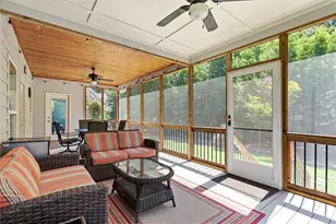 212 Overlook Wy, Carrollton, GA 30117 - Photo 2