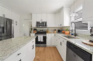 3525 Rock Falls Dr, Snellville, GA 30039 - Photo 8
