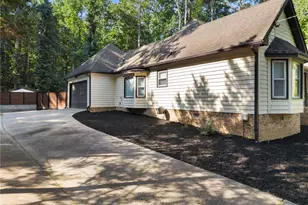 3525 Rock Falls Dr, Snellville, GA 30039 - Photo 32