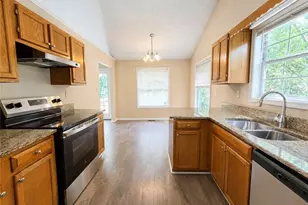 2095 Oakpointe Ct, Buford, GA 30519 - Photo 6