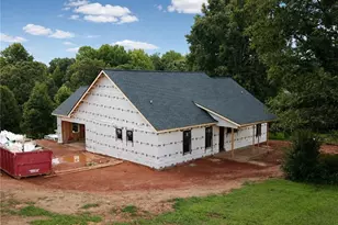 373 Stonington Dr, Mount Airy, GA 30563 - Photo 2