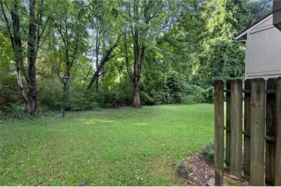 6390 Hawthorne Terrace, Peachtree Corners, GA 30092 - Photo 18