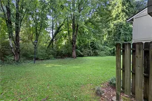 6390 Hawthorne Terrace, Peachtree Corners, GA 30092 - Photo 18