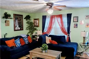 208 Lakeview Dr, Stockbridge, GA 30281 - Photo 2