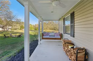 6471 Forsyth Dr, Cumming, GA 30028 - Photo 28