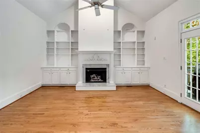 448 Ivy Park Ln Lane NE, Atlanta, GA 30342 - Photo 8