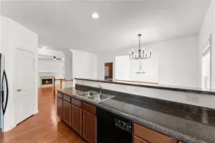 446 Sandtrap Ln, Buford, GA 30518 - Photo 6