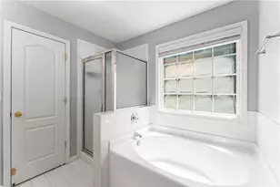 446 Sandtrap Ln, Buford, GA 30518 - Photo 10