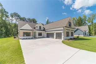 897 Bessie Ct, Loganville, GA 30052 - Photo 2