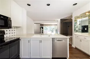 1018 Riverbend Club Dr SE, Atlanta, GA 30339 - Photo 10
