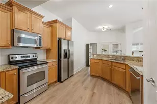 12100 Seasons Trace, Alpharetta, GA 30004 - Photo 2