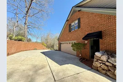 7300 Chattahoochee Bluff Drive, Atlanta, GA 30350 - Photo 54