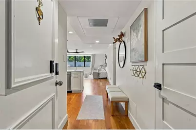 2965 Pharr Court South NW #UNIT 416, Atlanta, GA 30305 - Photo 2