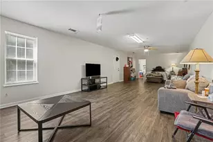4925 Sunny Ridge Ct, Flowery Branch, GA 30542 - Photo 6