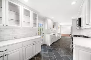 525 Timber Valley Rd, Sandy Springs, GA 30342 - Photo 16