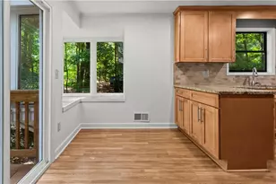 2104 Mitchell Ct, Marietta, GA 30062 - Photo 10