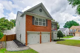 194 Friars Head Dr, Suwanee, GA 30024 - Photo 2