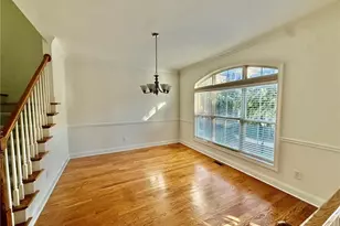 7670 Willoughby Ct, Alpharetta, GA 30005 - Photo 4