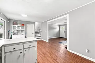624 Village Ln Dr SW, Marietta, GA 30060 - Photo 8