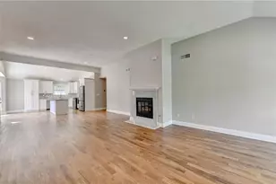 10525 Willow Meadow Cir, Johns Creek, GA 30022 - Photo 6