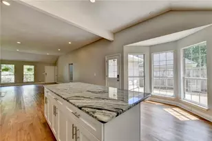 10525 Willow Meadow Cir, Johns Creek, GA 30022 - Photo 14