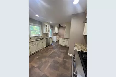 382 Charleston Lane, Lawrenceville, GA 30046 - Photo 10