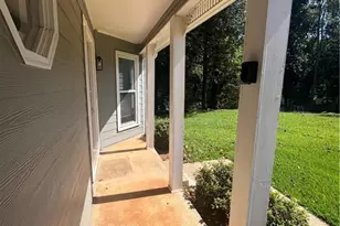 382 Charleston Ln, Lawrenceville, GA 30046 - Photo 4