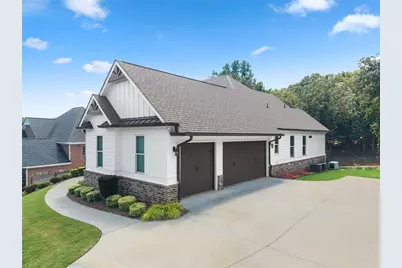4466 Park Royal Drive, Flowery Branch, GA 30542 - Photo 2