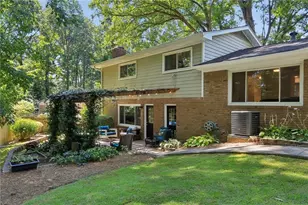 4357 Bishop Hollow Ct, Dunwoody, GA 30338 - Photo 6
