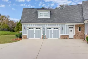 617 Skyland Dr, Hoschton, GA 30548 - Photo 4