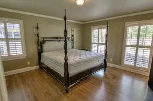 5575 Lake Forrest Dr, Atlanta, GA 30342 - Photo 16