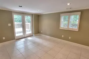 5575 Lake Forrest Dr, Atlanta, GA 30342 - Photo 20