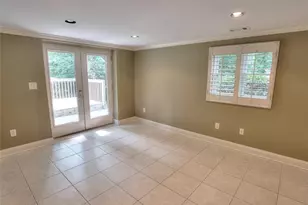 5575 Lake Forrest Dr, Atlanta, GA 30342 - Photo 20
