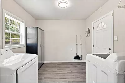 1357 Lorenzo Drive SW, Atlanta, GA 30310 - Photo 12
