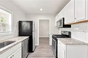 1357 Lorenzo Dr SW, Atlanta, GA 30310 - Photo 8