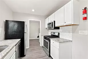 1357 Lorenzo Dr SW, Atlanta, GA 30310 - Photo 10