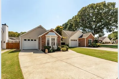 1318 Yorkshire Lane, Woodstock, GA 30188 - Photo 2
