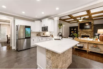 914 Meadow Club Court, Suwanee, GA 30024 - Photo 4