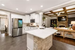 914 Meadow Club Ct, Suwanee, GA 30024 - Photo 4