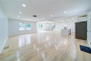 4307 Cedar Wood Dr SW, Lilburn, GA 30047 - Photo 16
